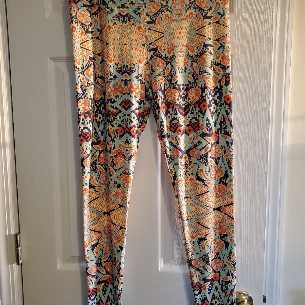 Lularoe TC Leggings Fits L or XL BRAND NEW NO TAGS